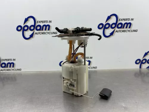 Benzinepomp-8180437