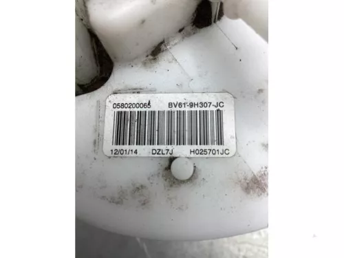 Benzinepomp-7715168 (18518954)