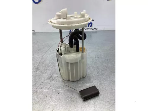Benzinepomp-7898332 (17494813)