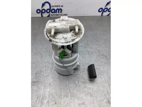 Benzinepomp-8135746