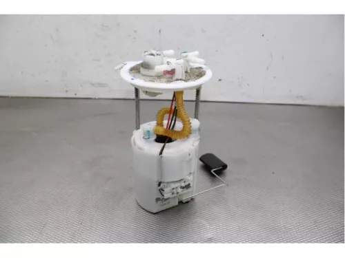 Benzinepomp-7879030 (13637791)