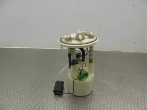 Benzinepomp-7890073 (5454348)