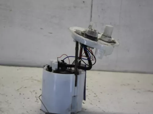 Benzinepomp-7880421