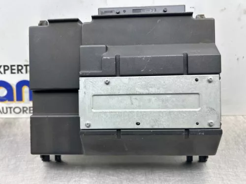 Radio versterker-8372211