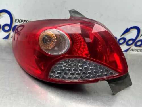 Achterlicht links-8372384