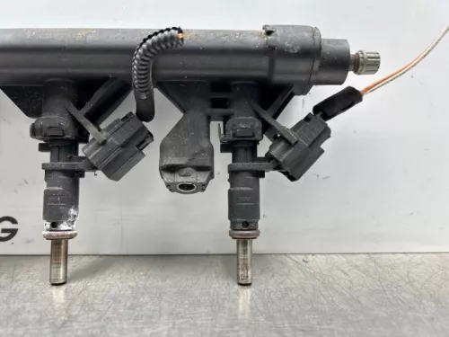 Injector (benzine injectie)-8366628