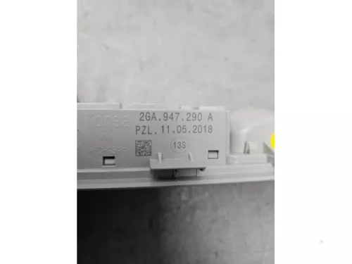 Binnenverlichting achter-8252642 (21865366)