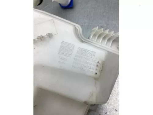 Ruitensproeiertank voor-8350815