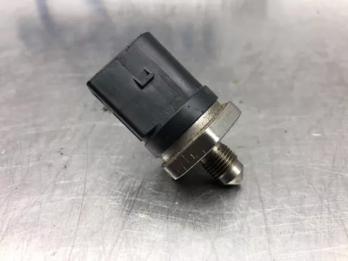 Brandstofdruk sensor-7853335 (17101570)