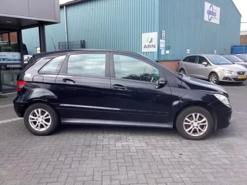 Zijskirt rechts-8349113