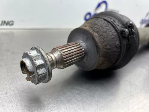 Aandrijfas rechts-voor-8347158