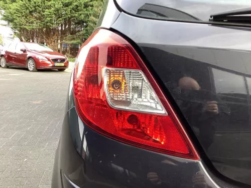 Achterlicht links-8398216