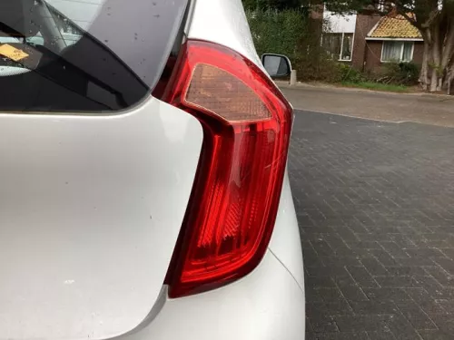 Achterlicht rechts-8414013