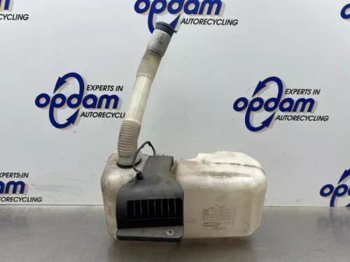 Ruitensproeiertank voor-8417948