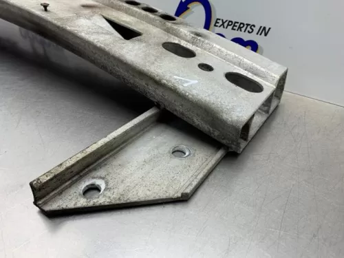Bumperframe voor-8297811 (22393778)