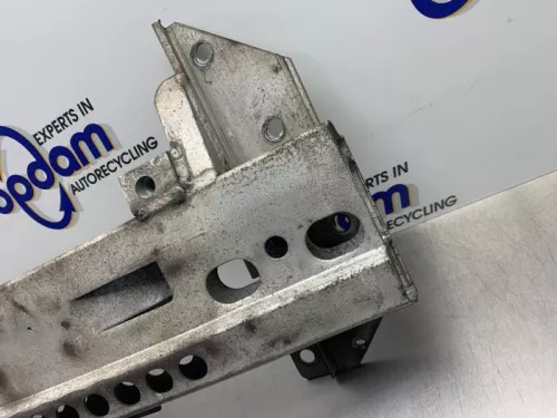 Bumperframe voor-8308188 (22402027)