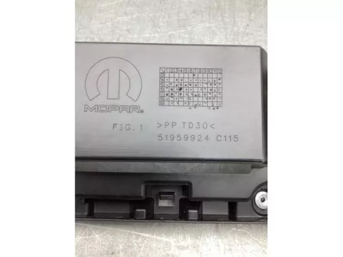 Bumpersteun midden-achter-8202418 (21250914)