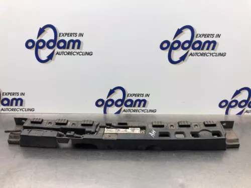 Bumpersteun midden-achter-8108258 (21129669)