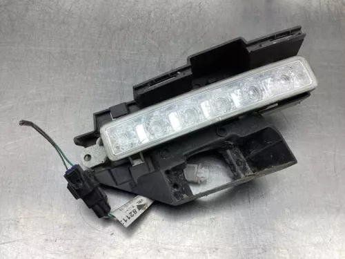 Dagrijverlichting rechts-7842741 (17850527)