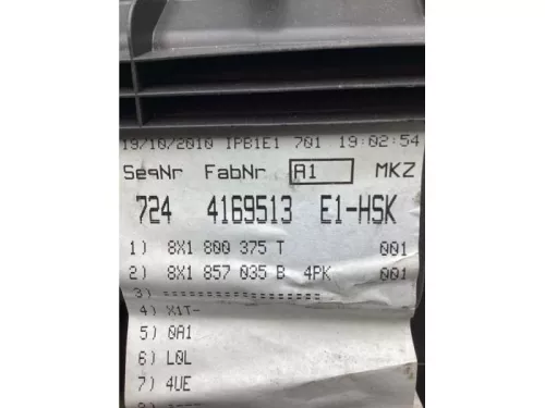 Dashboardkastje-7728373 (17358453)