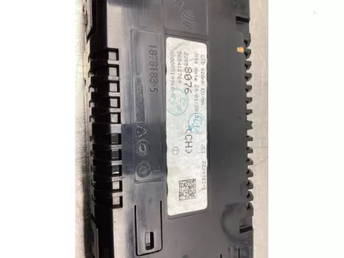 Display Interieur-7990372 (18111646)