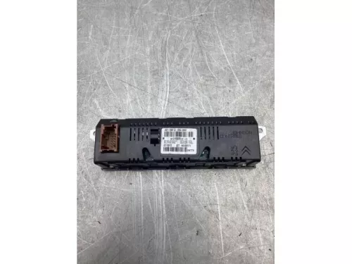Display Interieur-8037708 (21037991)