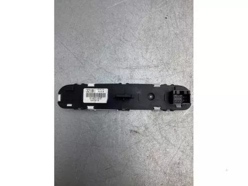 Display Interieur-7441005 (17370907)