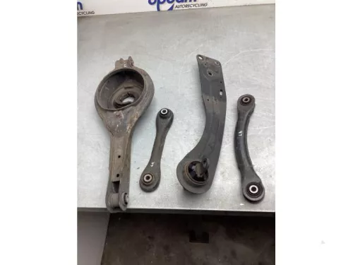 Draagarm links-achter-8068977