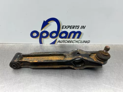 Draagarm onder rechts-voor-8318010