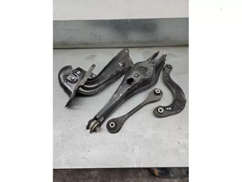 Draagarm rechts-achter-8282910 (22453516)