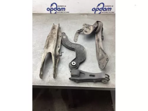 Draagarm rechts-achter-8284590 (22160093)