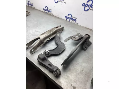 Draagarm rechts-achter-8284590 (22160093)