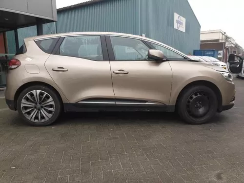 Driehoeks Ruit rechts-voor-7435255 (17638236)