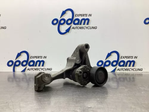 Dynamosteun boven-7434945 (18487374)
