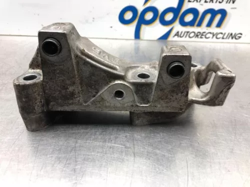 Dynamosteun onder-7609086 (16498778)