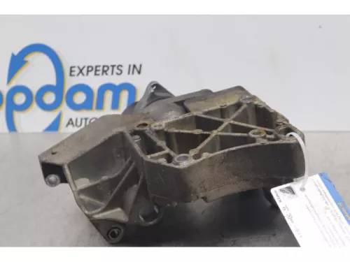 Dynamosteun onder-7877774 (14207856)