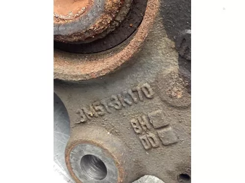 Fusee rechts-voor-7821795 (18016111)