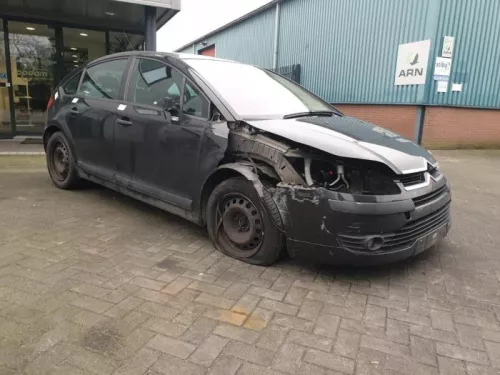 Fusee rechts-voor-7879033 (14068290)