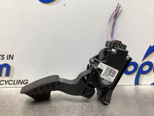 Gaspedaalpositie Sensor-7614235 (17839239)
