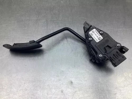 Gaspedaalpositie Sensor-7926110 (17667601)