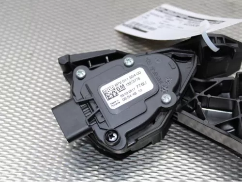 Gaspedaalpositie Sensor-7879903 (12817733)