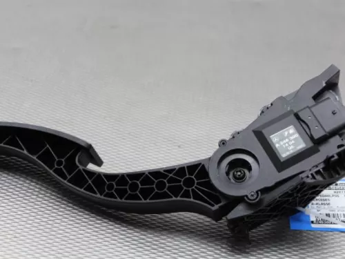 Gaspedaalpositie Sensor-7844987