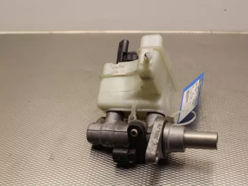 Hoofdremcilinder-7619381