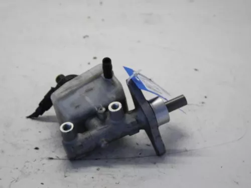 Hoofdremcilinder-7615339