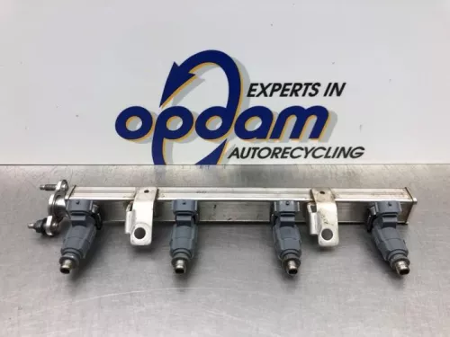 Injector (benzine injectie)-8110836 (21848471)
