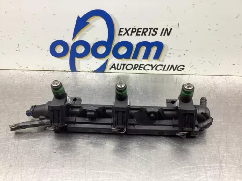 Injector (benzine injectie)-8106106 (19938191)