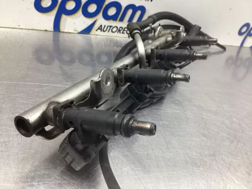 Injector (benzine injectie)-8105766 (19561511)