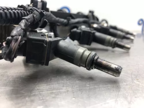 Injector (benzine injectie)-8106172 (19941671)