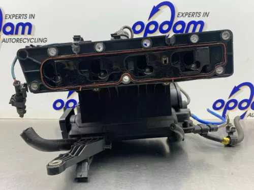 Inlaatspruitstuk-8253151