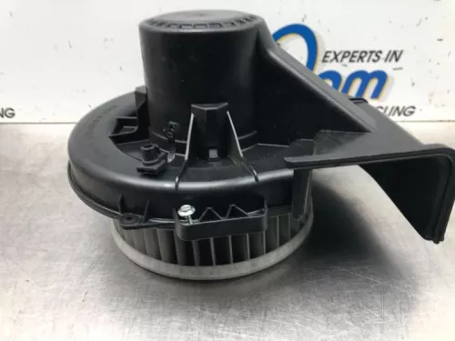 Kachel Ventilatiemotor-6052245 (16861246)